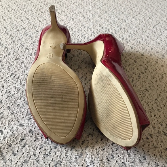 ❗️SOLD❗️Red Patent Leather High Heels - Picture 6 of 6